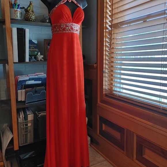 Red Prom/Formal Dress with Interlocking Neckline and Deep V - Picture 7 of 12